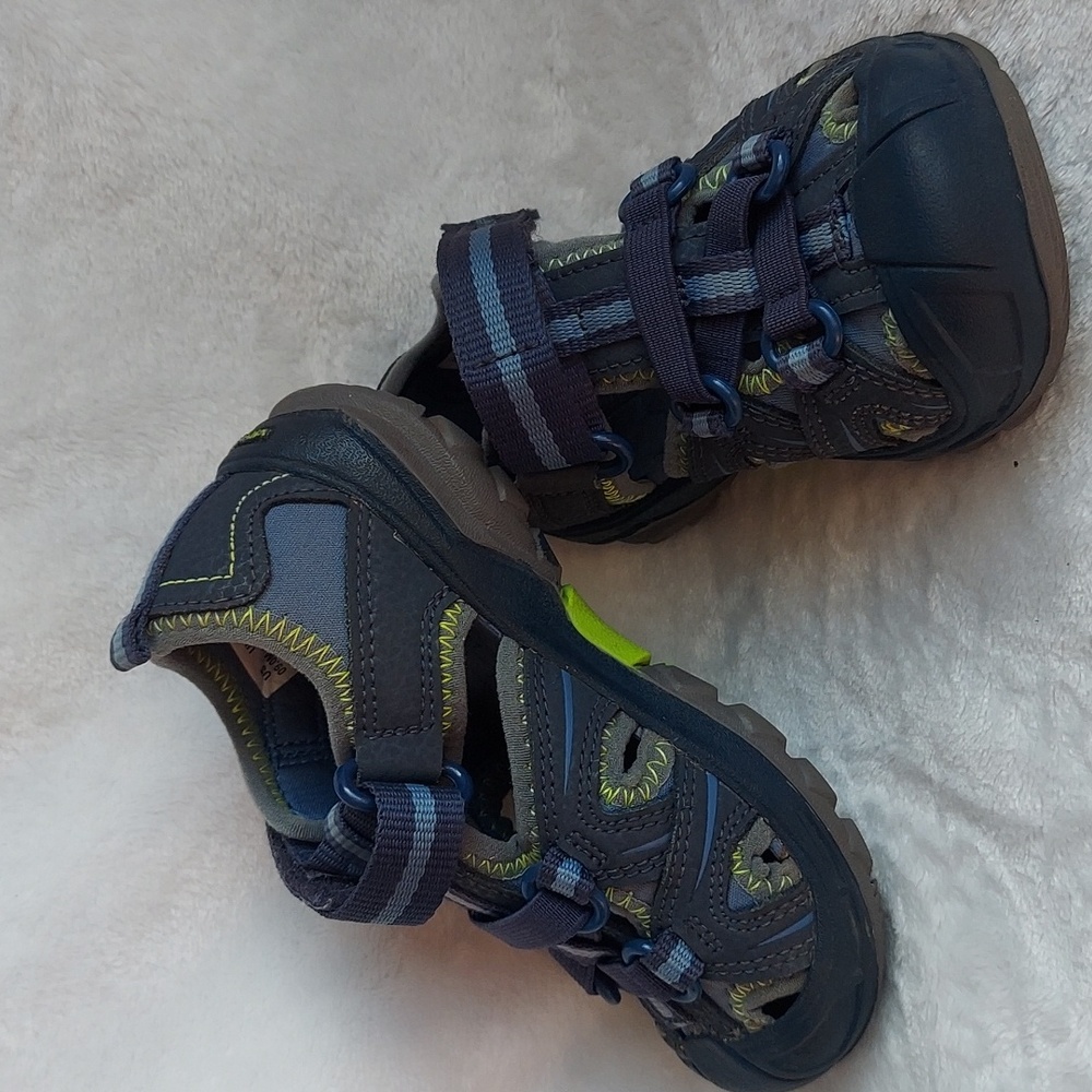 Boys Size 9 Hydro Merrill shoes